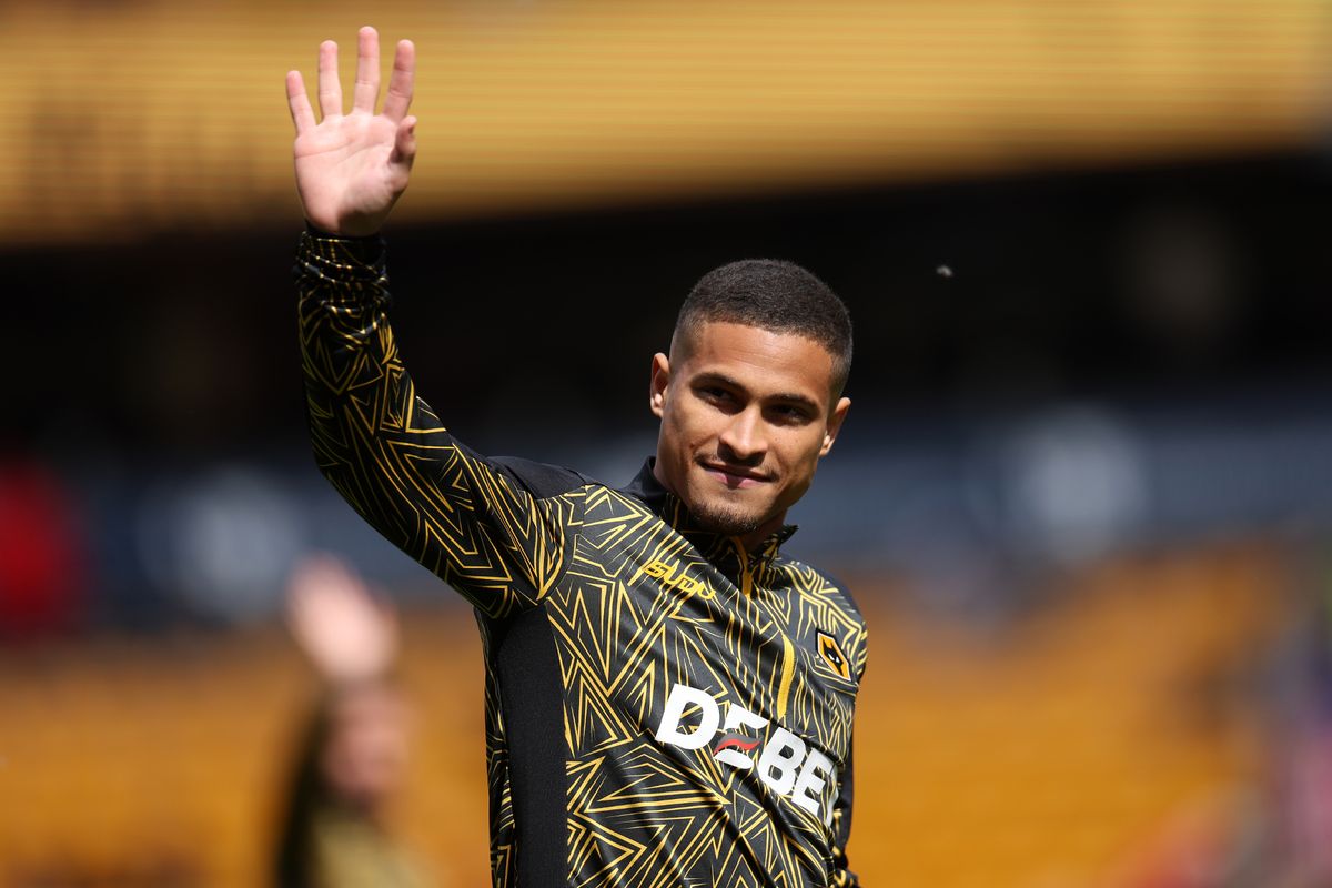 Joao Gomes waving at Wolves vs Sunderland