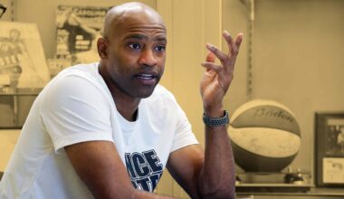 "The crowd was still cheering for Vince" - Ex-NBA guard on following Vince Carter at 2000 Dunk Contest