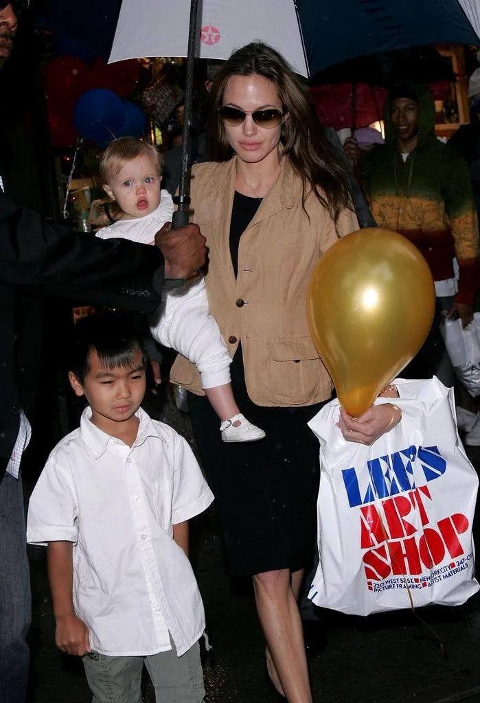 shiloh jolie pitt with brother maddox and mother angelina jolie in 2007