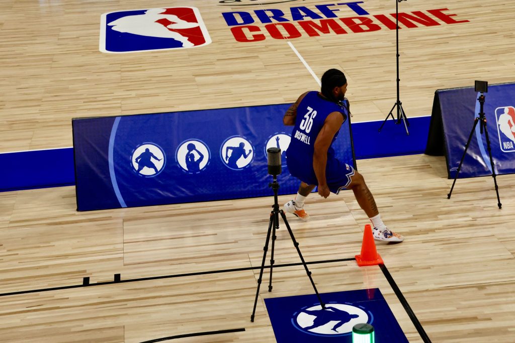 Illinois guard Kylan Boswell tests his agility during the pro lane drill. (Kevin Lu/MEDILL) 