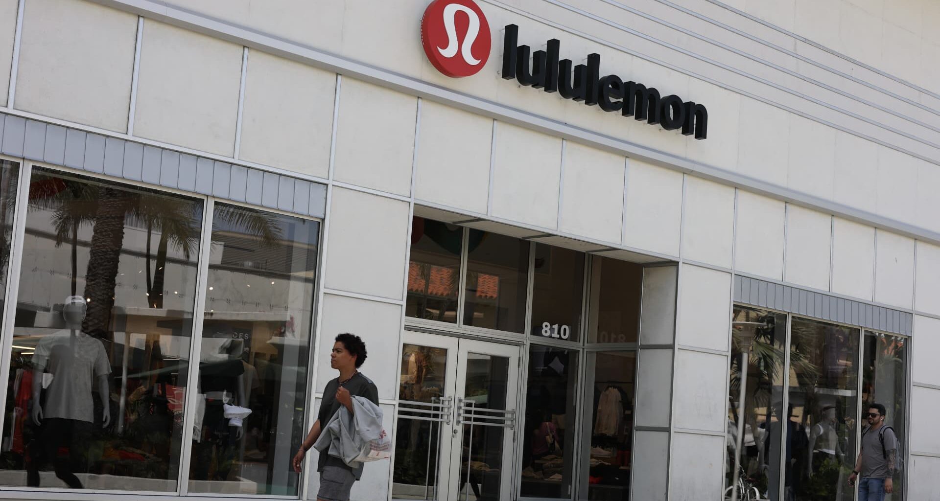 Lululemon settles proxy battle with founder Chip Wilson