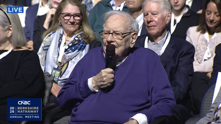 Warren Buffett praises Greg Abel, calls CEO choice '100% successful’