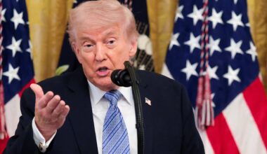 Trump threatens EU if no trade deal is signed by new deadline