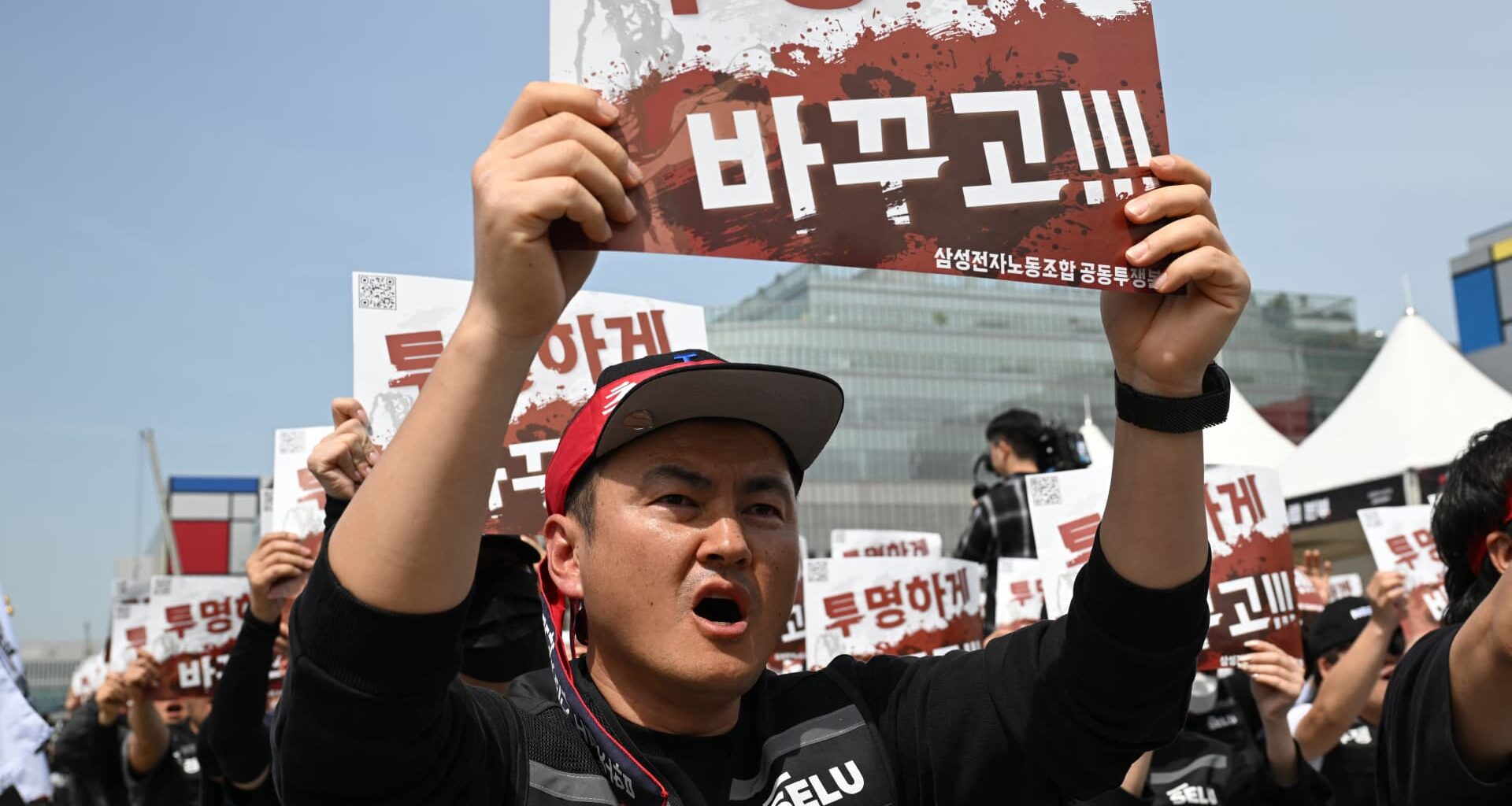 Samsung strike involving 47,000 workers looms as South Korea’s president urges labor deal