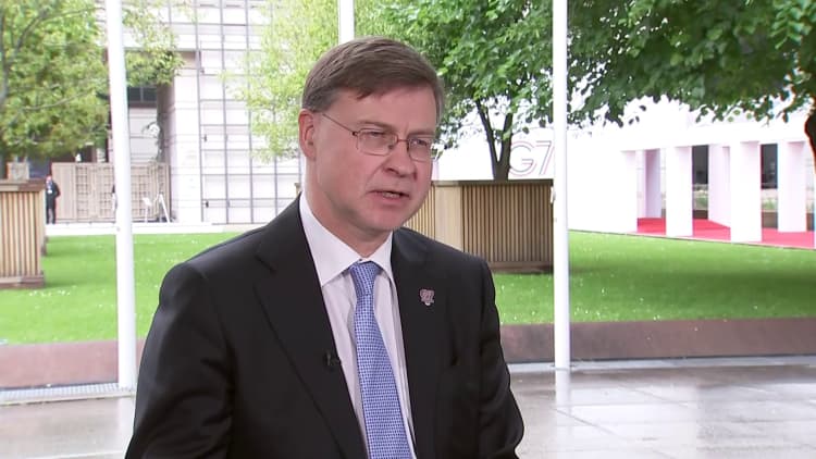 EU Commissioner: Growth down, inflation up in spring forecast