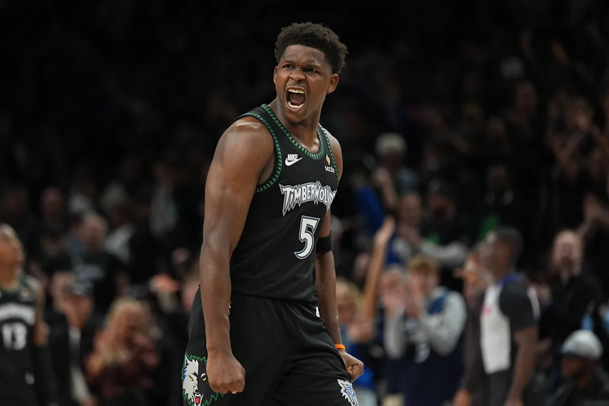 Anthony Edwards awes Timberwolves with his performance despite recent trouble with both knees