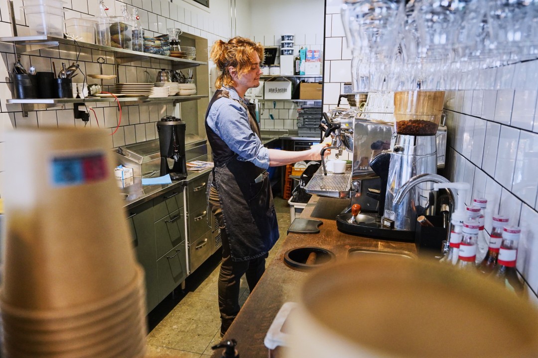 At This Cafe, the Staff Is Human but the Boss Is AI