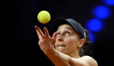 At French Open, a Rare Snub Over a Handshake