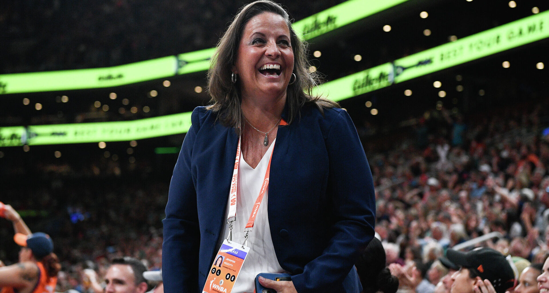 Jen Rizzotti faces final season before Connecticut Sun move