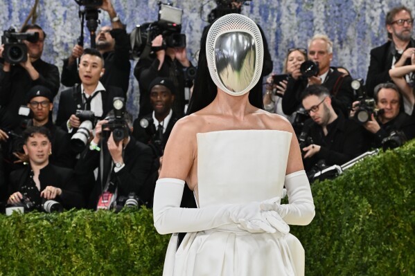 Katy Perry arrives at The Metropolitan Museum of Art's Costume Institute benefit gala celebrating the opening of the "Costume Art" exhibition on Monday, May 4, 2026, in New York. (Photo by Evan Agostini/Invision/AP) Correction: Corrects name from Hugh Jackman, Sutton Foster to Katy Perry