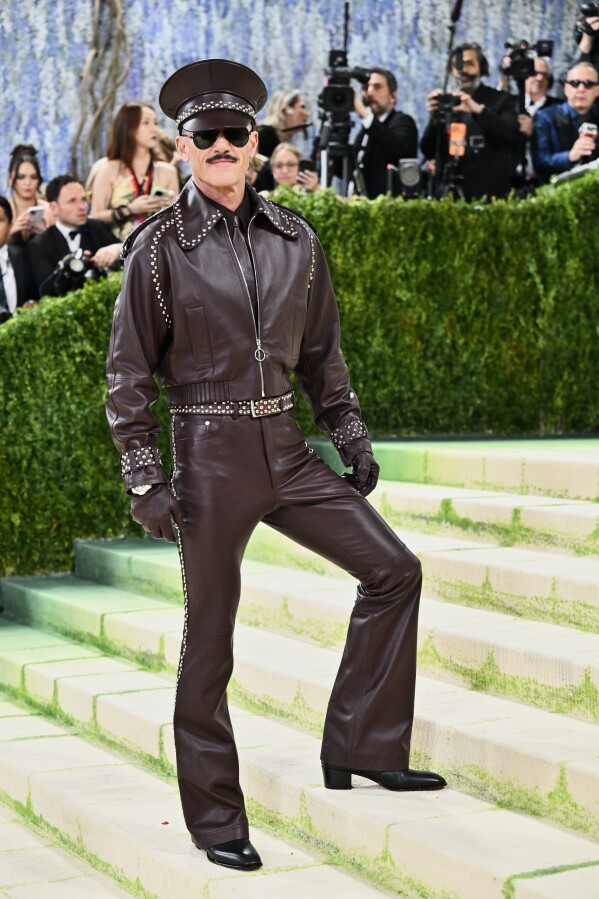 Luke Evans arrives at The Metropolitan Museum of Art's Costume Institute benefit gala celebrating the opening of the "Costume Art" exhibition on Monday, May 4, 2026, in New York. (Photo by Evan Agostini/Invision/AP)