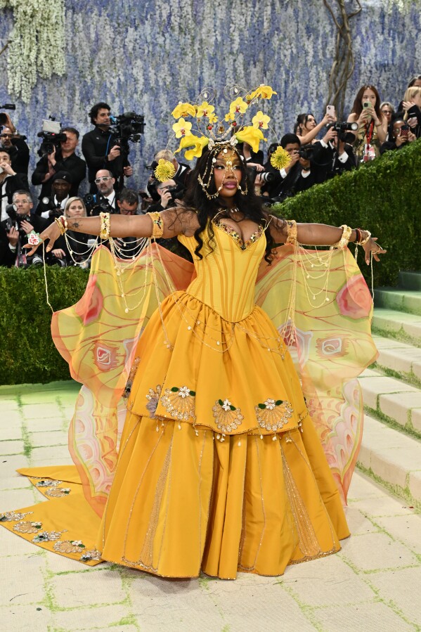 SZA arrives at The Metropolitan Museum of Art's Costume Institute benefit gala celebrating the opening of the "Costume Art" exhibition on Monday, May 4, 2026, in New York. (Photo by Evan Agostini/Invision/AP)
