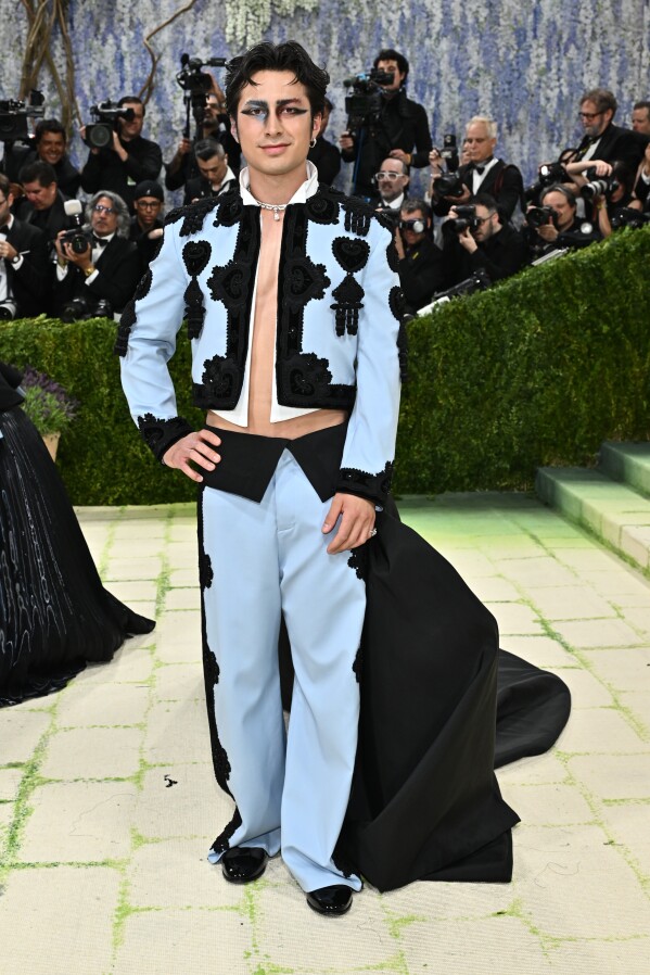 Hudson Williams arrives at The Metropolitan Museum of Art's Costume Institute benefit gala celebrating the opening of the "Costume Art" exhibition on Monday, May 4, 2026, in New York. (Photo by Evan Agostini/Invision/AP)