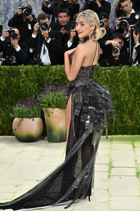 Sabrina Carpenter arrives at The Metropolitan Museum of Art's Costume Institute benefit gala celebrating the opening of the "Costume Art" exhibition on Monday, May 4, 2026, in New York. (Photo by Evan Agostini/Invision/AP)