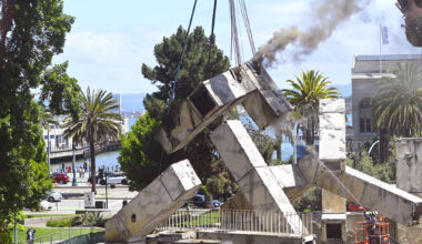 Vaillancourt Fountain catches fire during controversial removal