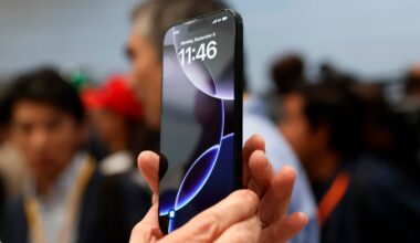 Some iPhone owners could get up to $95 after Apple agrees to settle case for $250 million