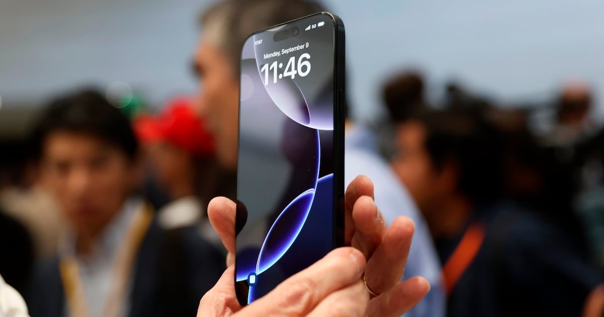 Some iPhone owners could get up to $95 after Apple agrees to settle case for $250 million
