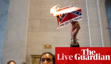 Anger mounts after Tennessee Republicans redraw maps – US politics live | US voting rights