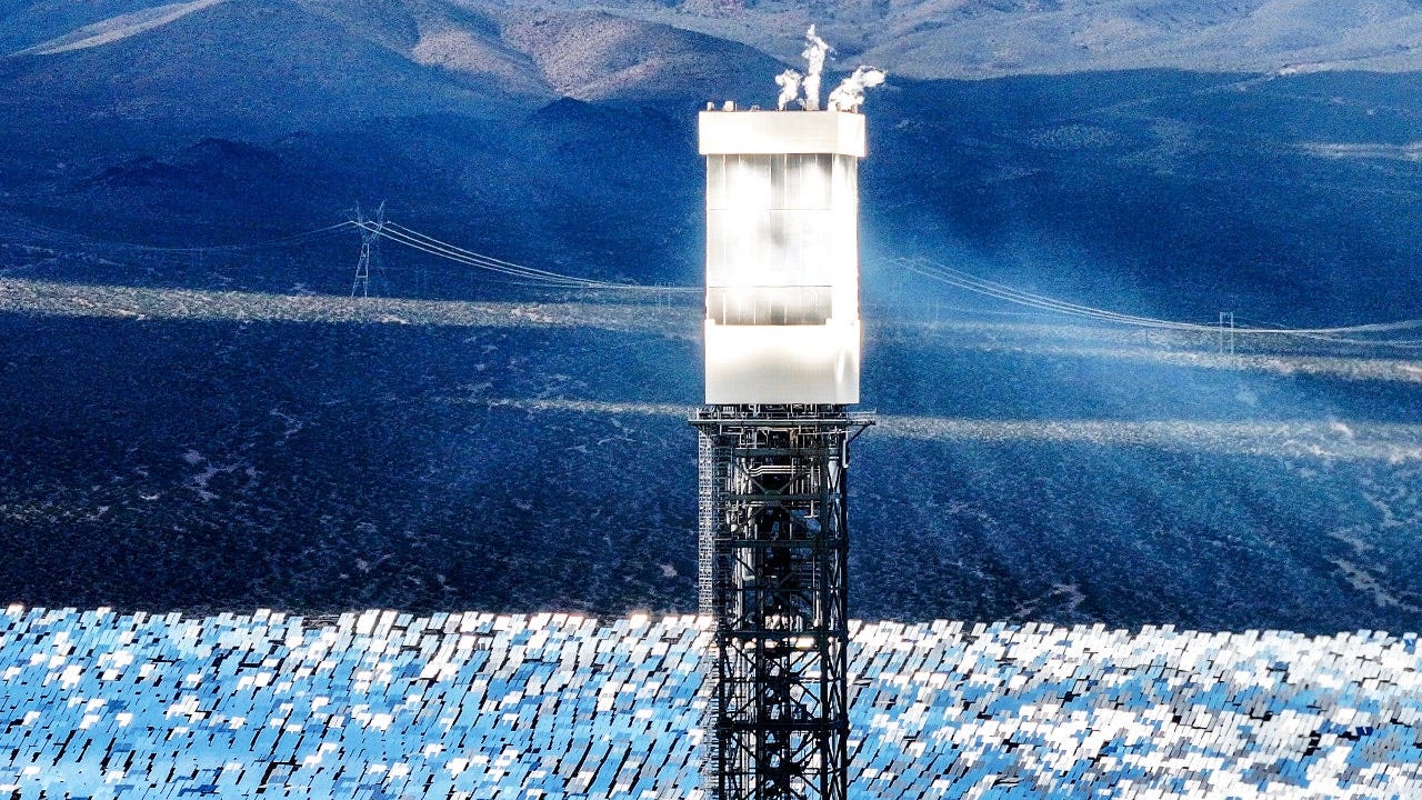Ivanpah solar plant kills thousands of birds with no fines issued