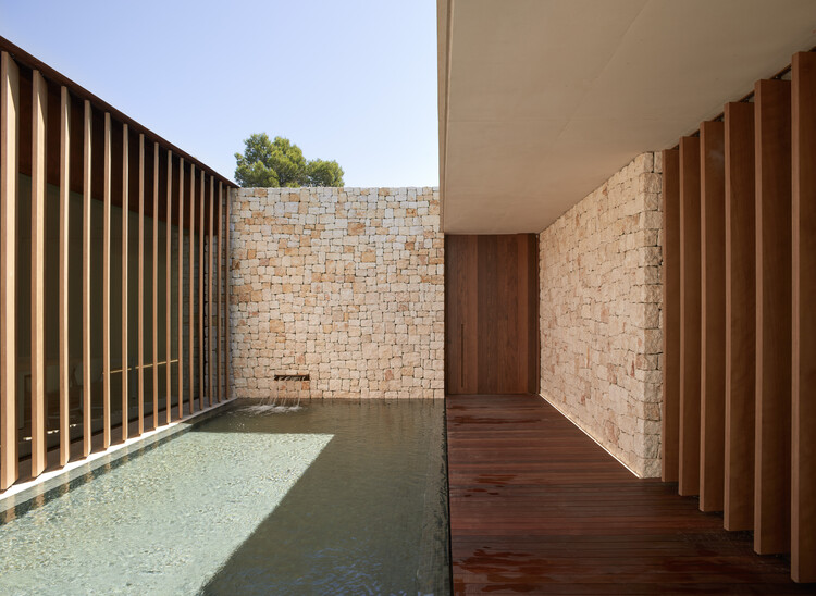 House in La Cañada / Ramón Esteve Estudio - Image 2 of 26