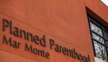 Bay Area Planned Parenthood workers are unionizing, citing Trump cuts