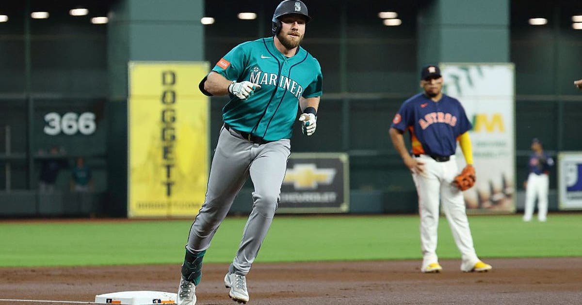 Raley hits 3-run home run as Mariners beat Astros 8-3