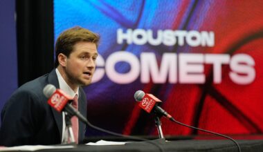 Will Sun's Jennifer Rizzotti, Morgan Tuck go with Houston Comets?
