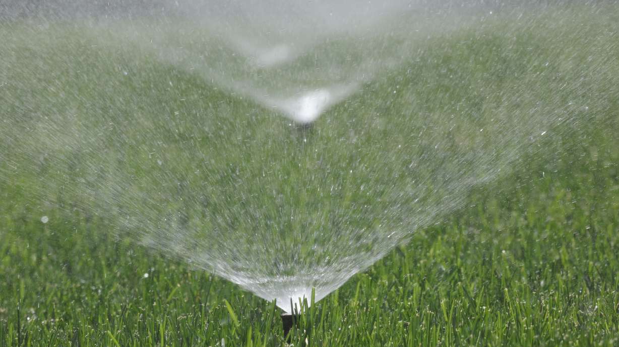 How Utah homeowners can navigate water conservation efforts and HOA regulations