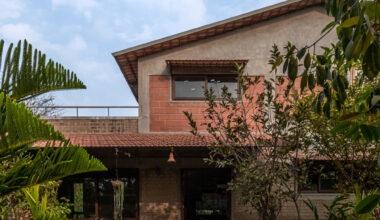 Svatman Farmhouse / HabitArt Architecture Studio