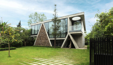 The Gable Villa / Next Office–Alireza Taghaboni