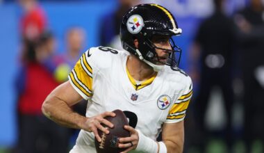 Did Aaron Rodgers wait for the schedule to be released to return to Steelers?