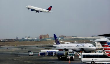 Sinkhole closes runway at LaGuardia Airport
