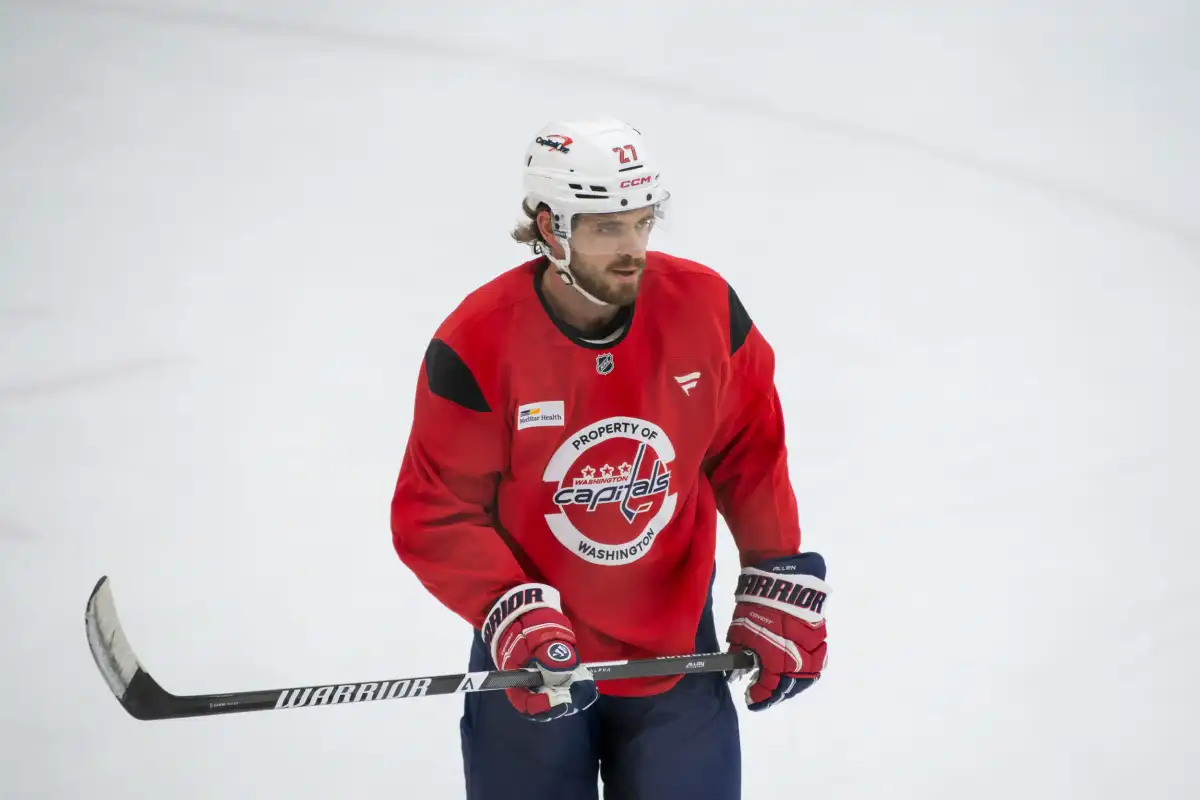 Timothy Liljegren signs two-year contract extension with Washington Capitals
