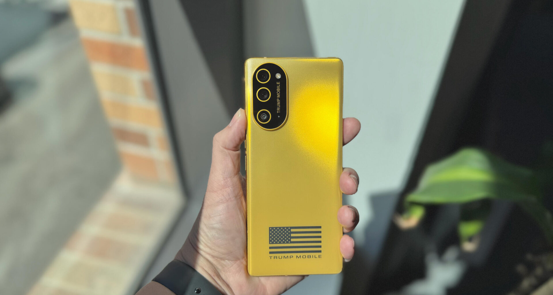The T1 Trump Phone Is the Same Color as Scrooge McDuck's Gold Coins