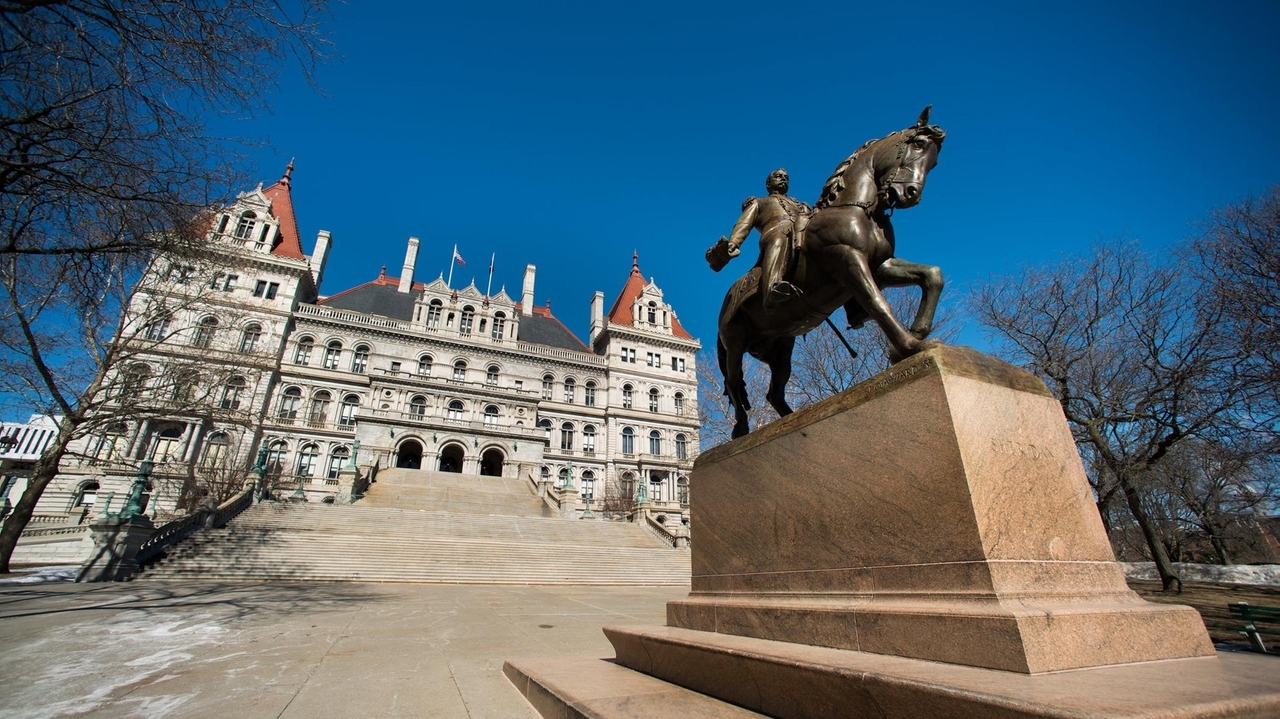 New York state budget reportedly will enhance retirement benefits for some workers