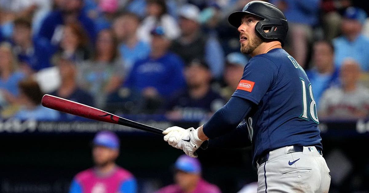 Gilbert, Garver lead Mariners to 2-0 shutout of Royals