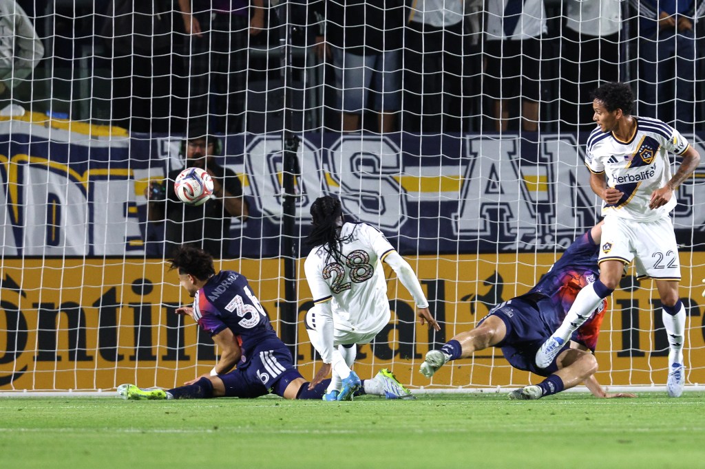 Galaxy forced to settle for draw against Houston Dynamo in final game before World Cup break
