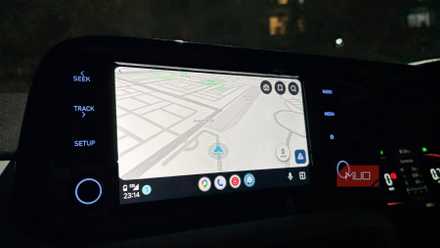 Waze maps opened on Android Auto