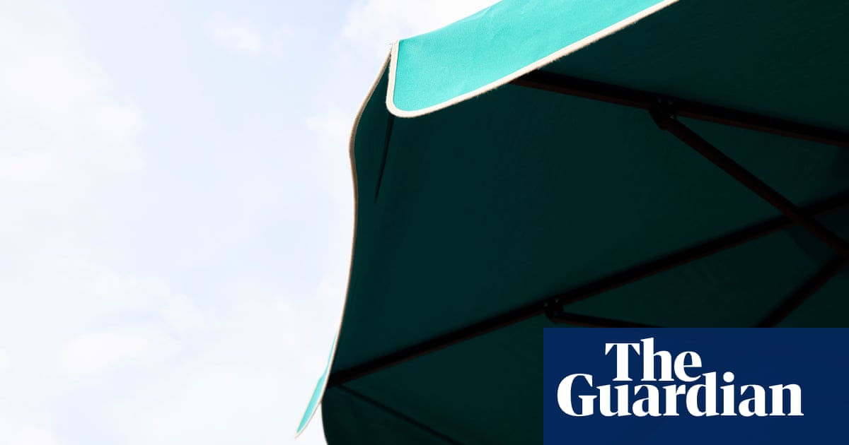 US woman killed after wind-blown umbrella strikes her neck at restaurant | South Carolina