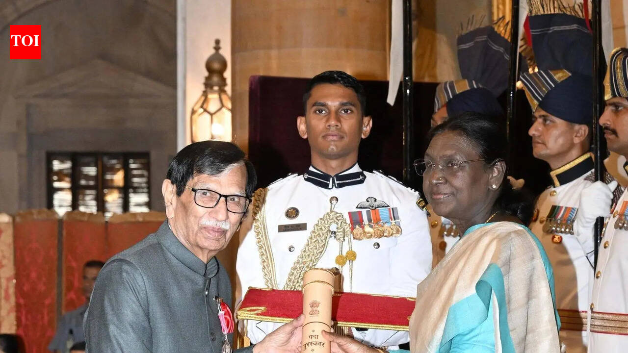 Padma Shri to UP’s Dr Thakral for popularising Ayurvedic surgery | Lucknow News