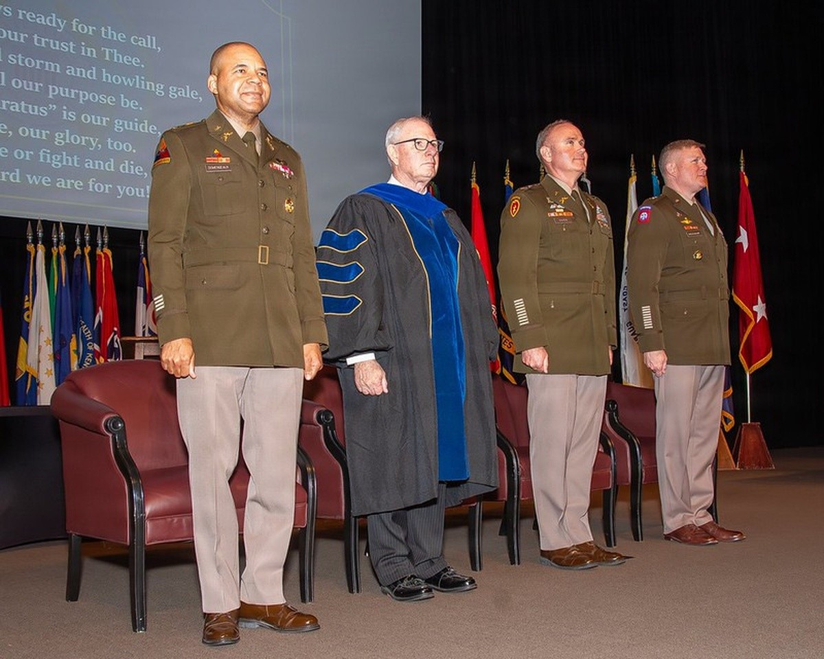 SAMS graduates prepared for war's changes, pace | Article