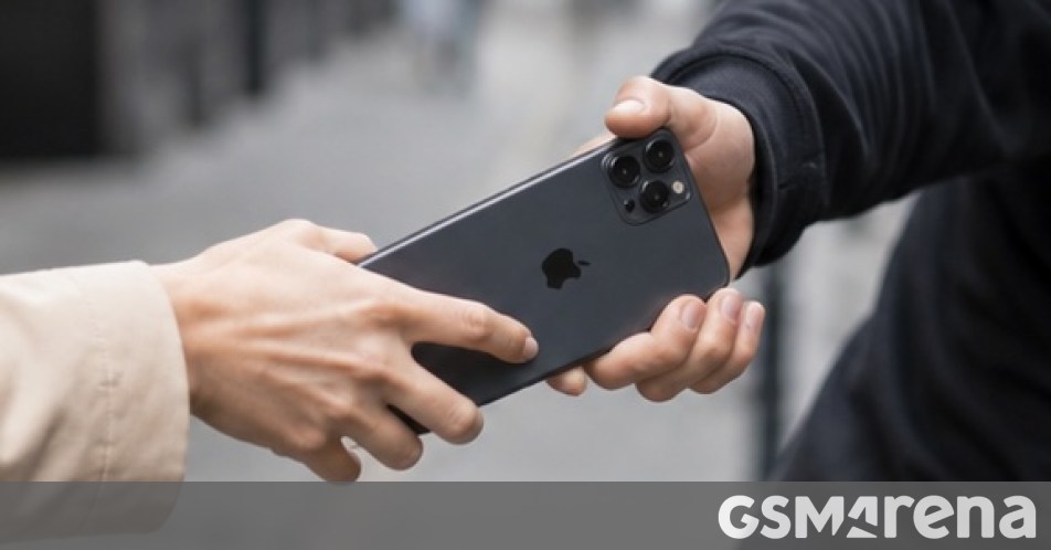 Apple reportedly developing new anti-snatch feature for iPhone