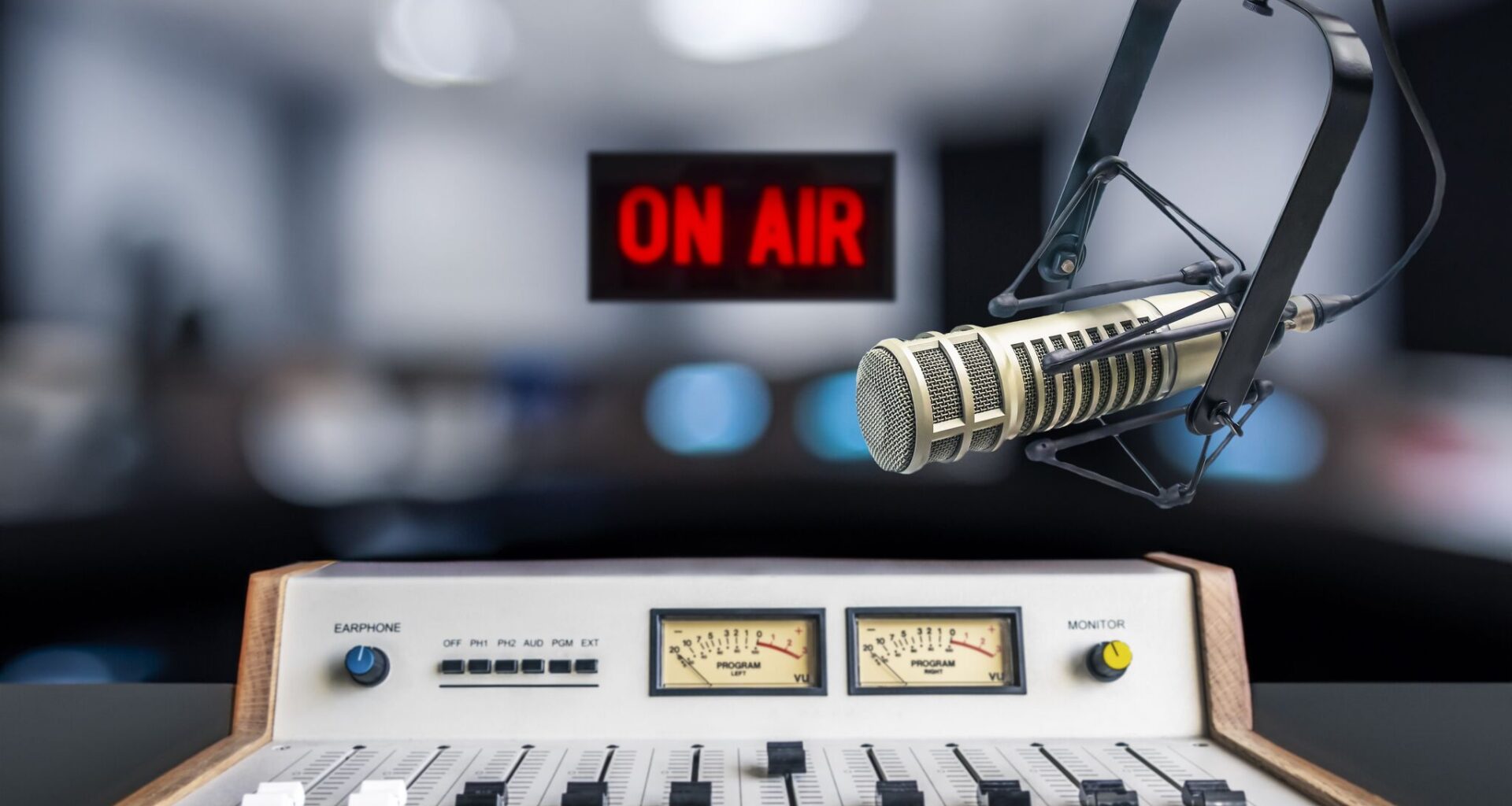 One Texas radio legend exits as another returns to mornings