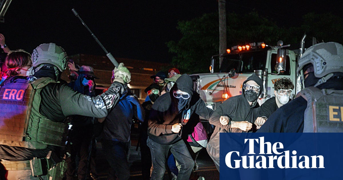 Trump administration ‘drawing up plans’ to stop processing international flights in sanctuary cities | ICE (US Immigration and Customs Enforcement)