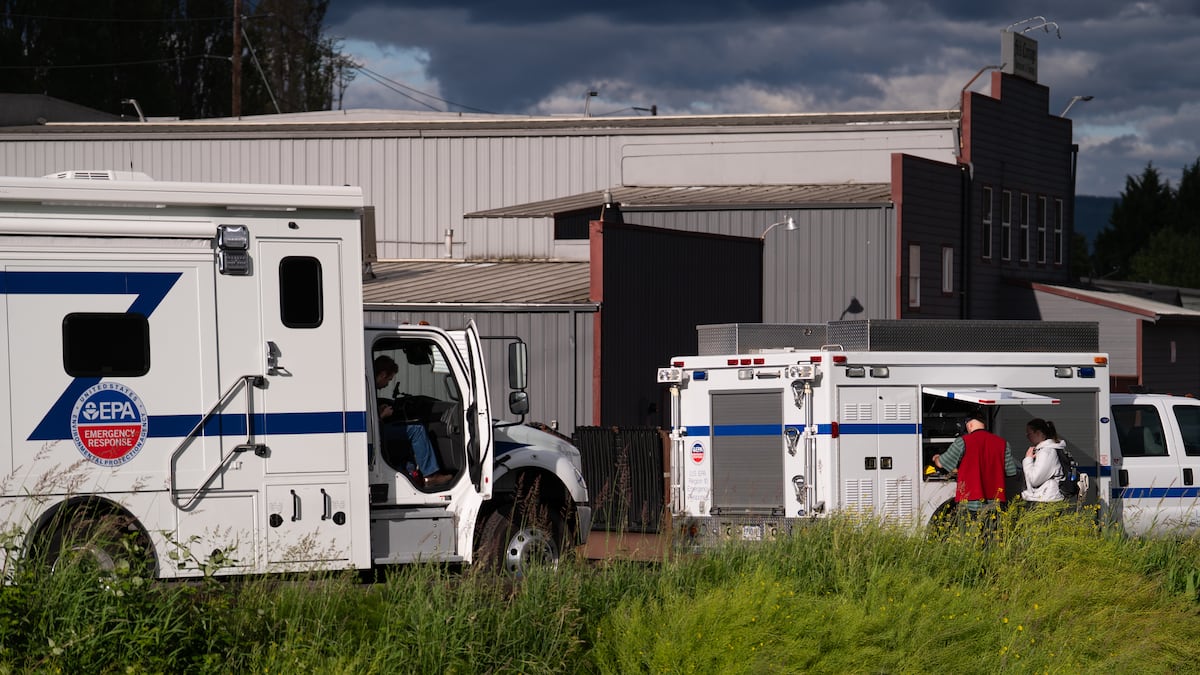 Confirmed death toll climbs to 8 in Longview paper mill disaster
