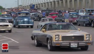 Some drivers paid to join Route 66's record-breaking cruise — then were turned away at the gate