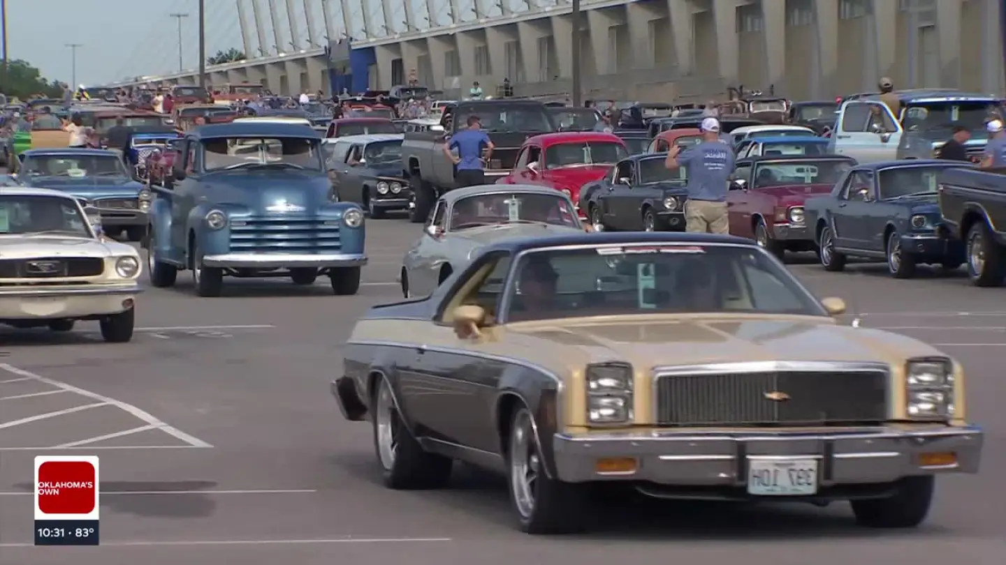 Some drivers paid to join Route 66's record-breaking cruise — then were turned away at the gate