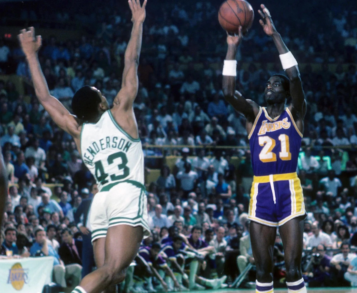 Today in Boston Celtics history: Henderson stole the ball; Russell, Bonham, Robinson born