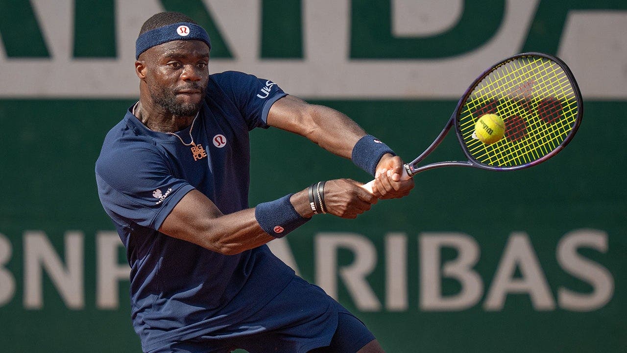Frances Tiafoe yells at opponent during heated French Open comeback win