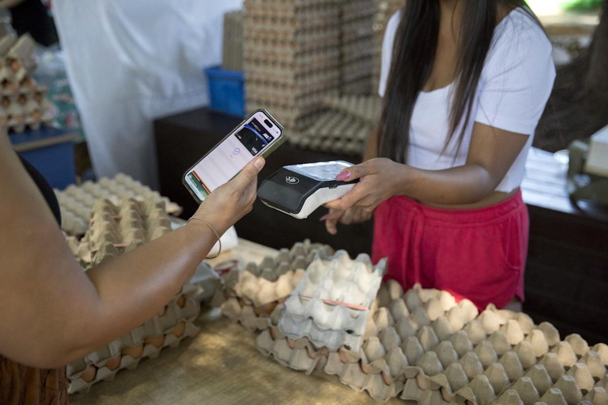 Apple Plans to Let Users Build Their Own Passes in iOS 27 Wallet App